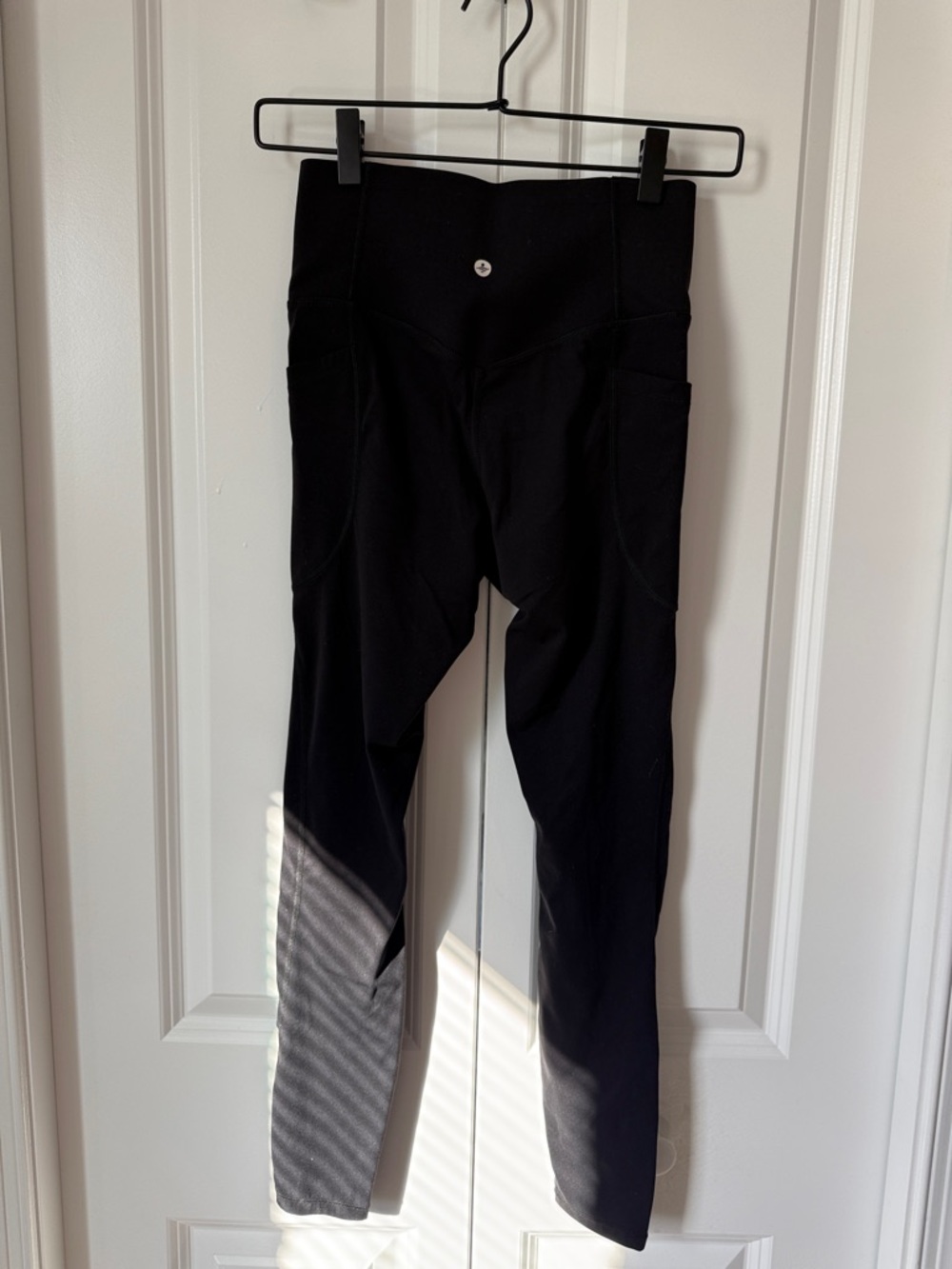 HALARA Black High-Waist Leggings with Side Pockets - Picture 3 of 5